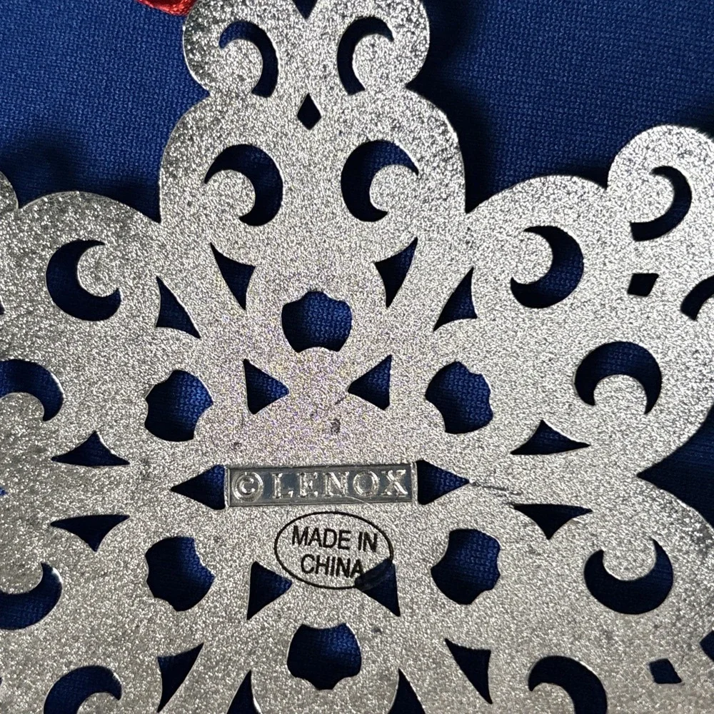 Lenox Silver Metal Jeweled Snowflake Ornament No Box 4 1/2 in new